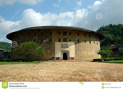  De Hakka-Toren van Meizhou: Een Monumentale Spiegel van de Verleden Tijd en Traditionele Architectuur!